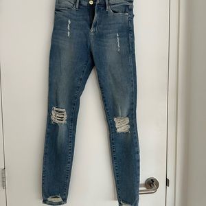 Excellent condition very nice skinny leg fit